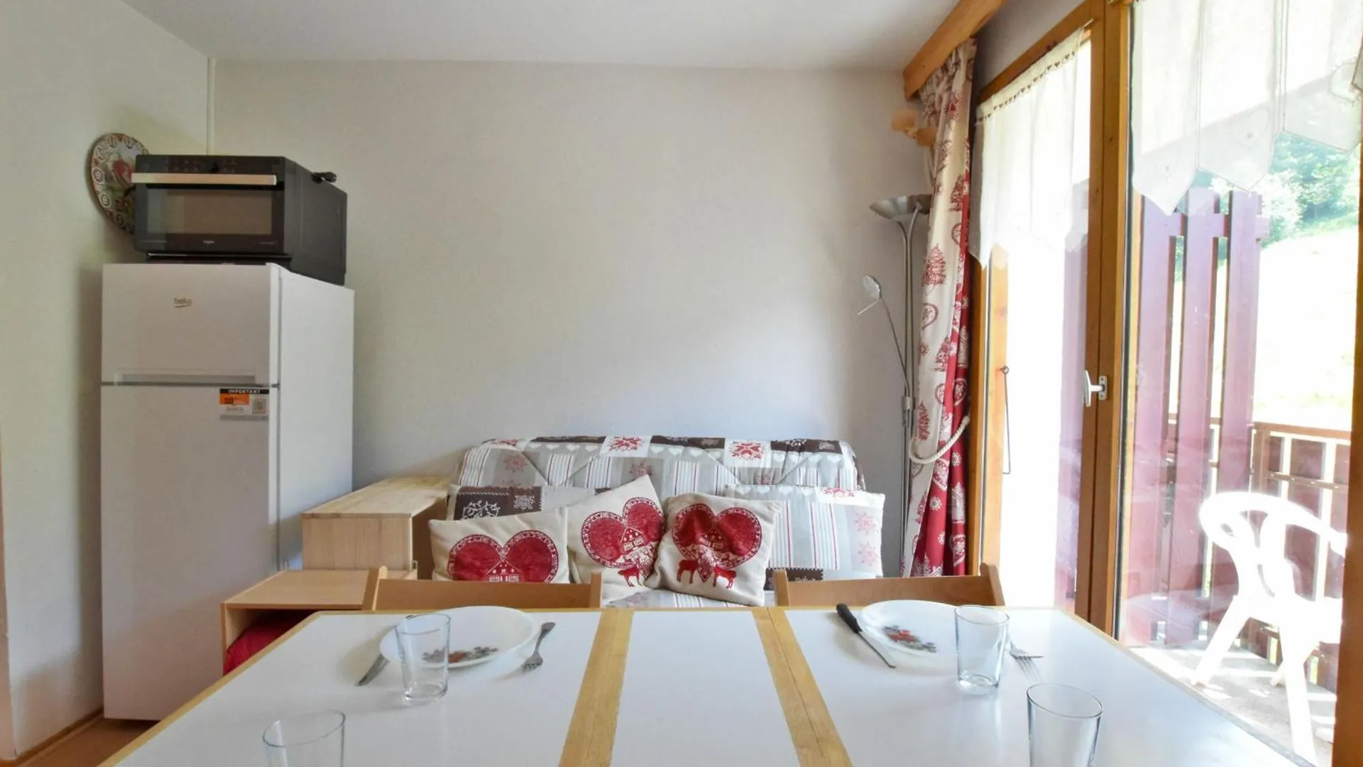 Appartement A Bernex Pres Des Pistes, 4 Pers, Balcon - Fr-1-498-114 0*,